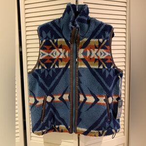 NWT STUNNING DOUBLE D LINED FLEECE VEST!
